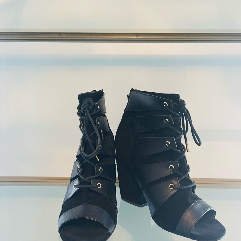 Cynthia Vincent Lace Up Helles Open Toe Bootie Black Suede and Leather